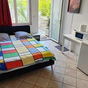 Appartement Meublée Indépendante, Avec Piscine, Pour 2 Personnes